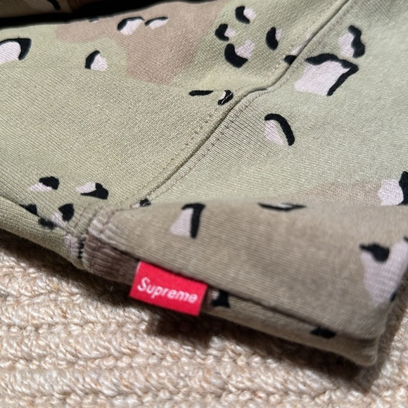 Supreme NWT chocolate chip camo crew sweatshirt - Picture 6 of 8